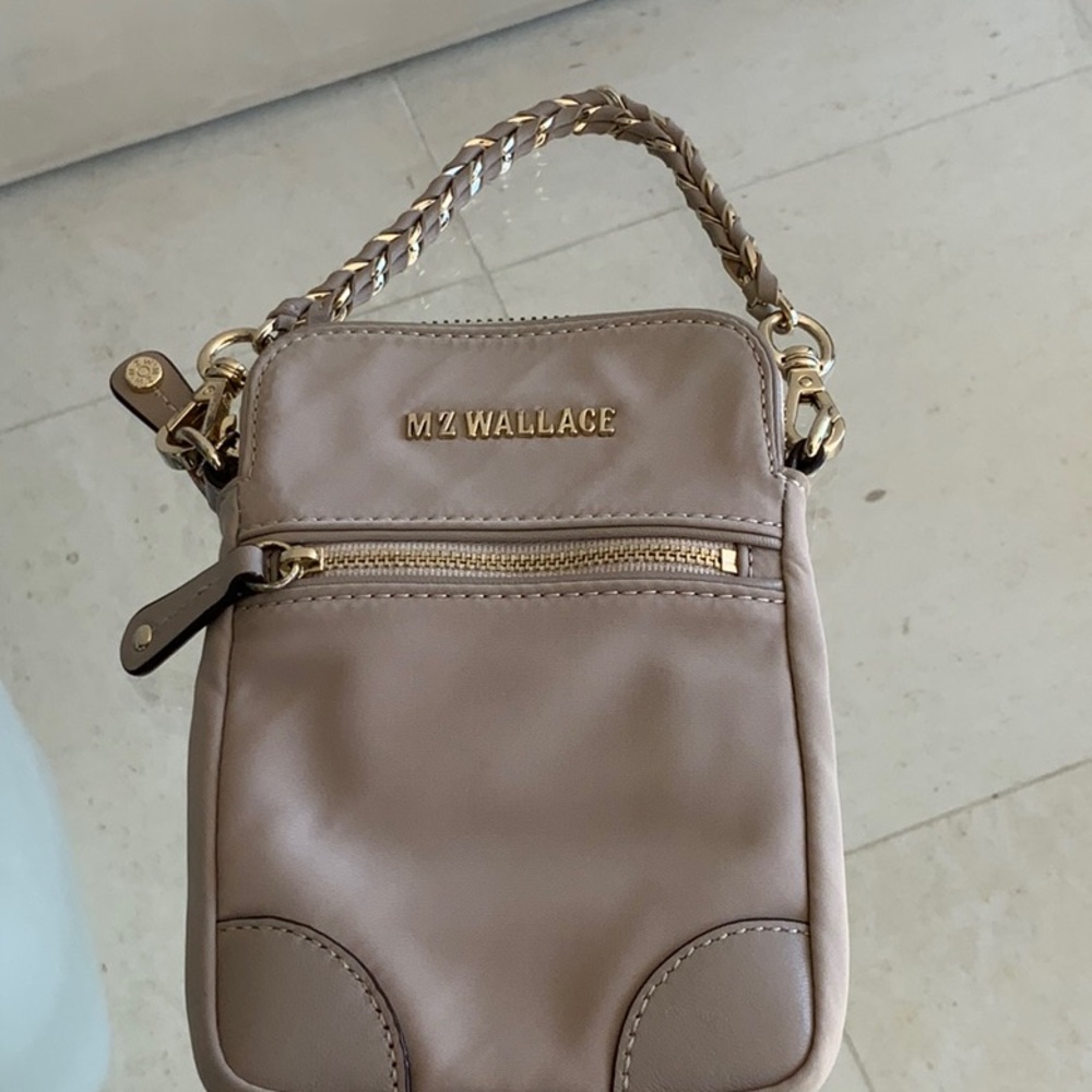 MZ Wallace Tan Crossbody Bag with Adjustable Strap and Everyday Style - Picture 4 of 9